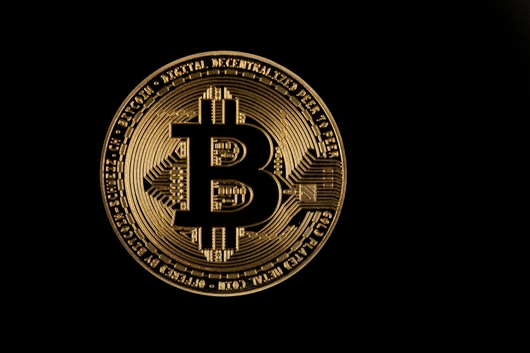 bitcoin-schweiz-bitcoin-6024248.jpg