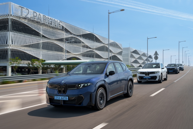 더 뉴 BMW iX3(14).jpg