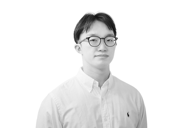 김현호 기자수첩 사진.jpg