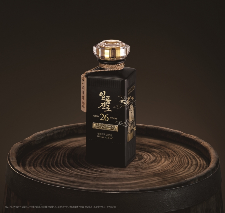 [하이트진로 사진자료] 일품진로 26년산 이미지(2).jpg