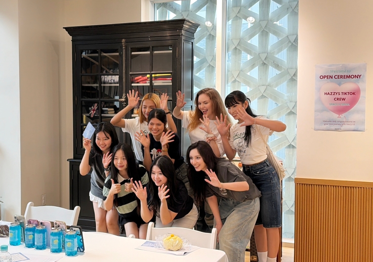 [참고사진2] 헤지스 틱톡크루 2기 모습.jpg