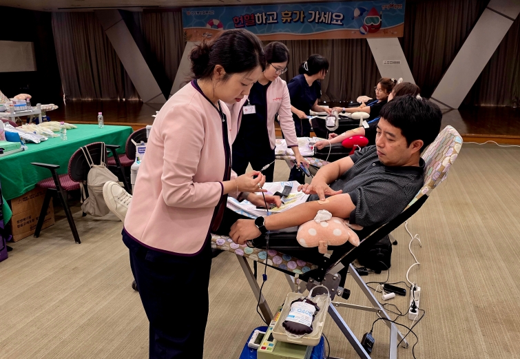 사진1. 코오롱그룹이 오는 31일까지 하계 헌혈 캠페인 '헌혈하고 휴가가세요'를 진행한다..jpg