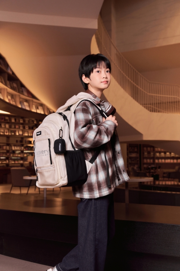 [디스커버리-서브이미지자료1] 디스커버리 키즈, 스타일과 활동성을 높인 ‘가을 데일리룩’ 화보 공개.jpg