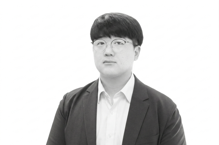 윤종학 기자수첩용 최종.png