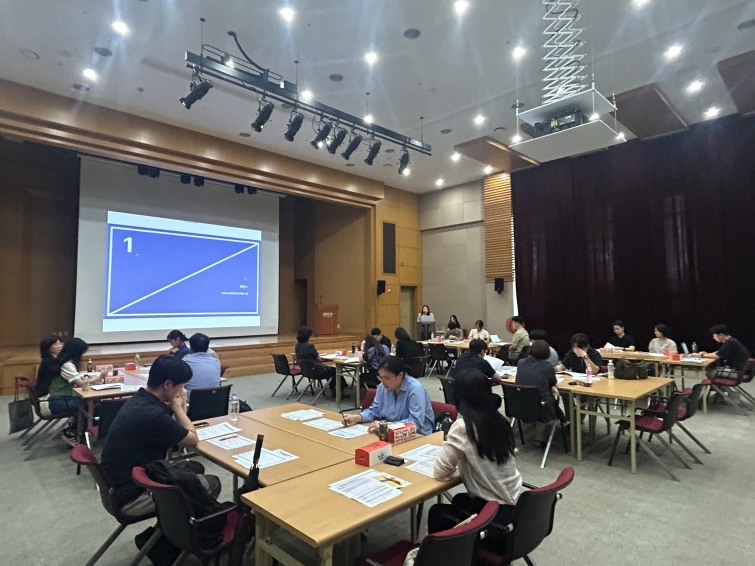 성남시 소재 9개 공공기관이 참여하는 ‘성남시 공공기관협의회’가 2026년 ESG 공동 활동 계획을 수립을 위해 회의를 진행하고 있다..JPG