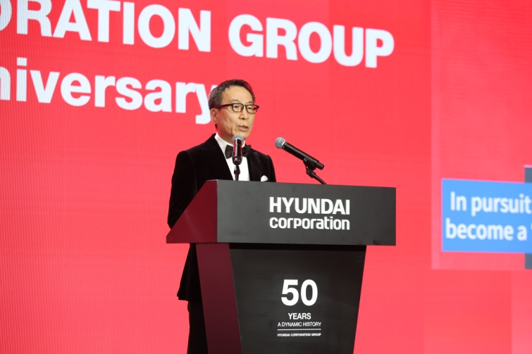 자료사진2. 창립 50주년 기념사를 전하는 정몽혁 회장 (1).jpg
