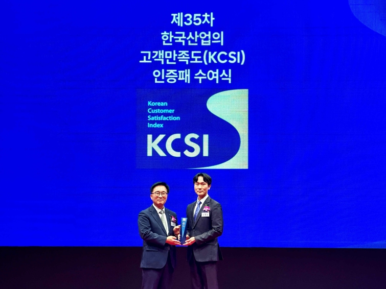[롯데GRS_261001_이미지] 롯데리아, KCSI 패스트푸드 부문 14년 연속 1위... '원조에 기반한 대채로운 경험' 통했다.jpg