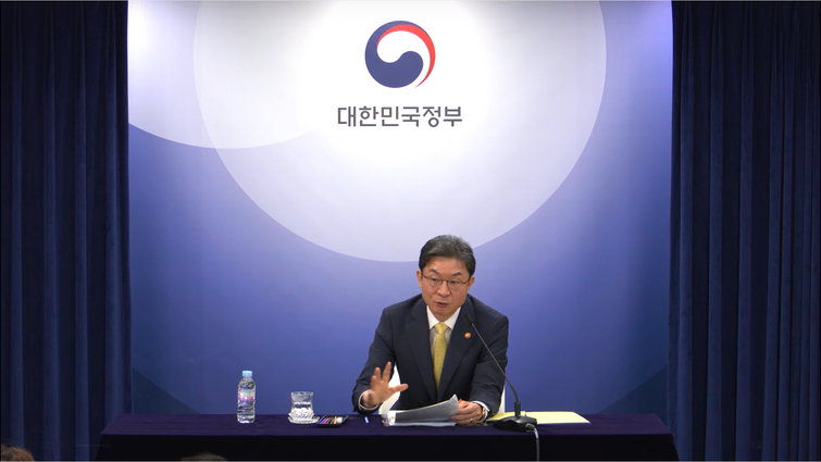 이억원.png