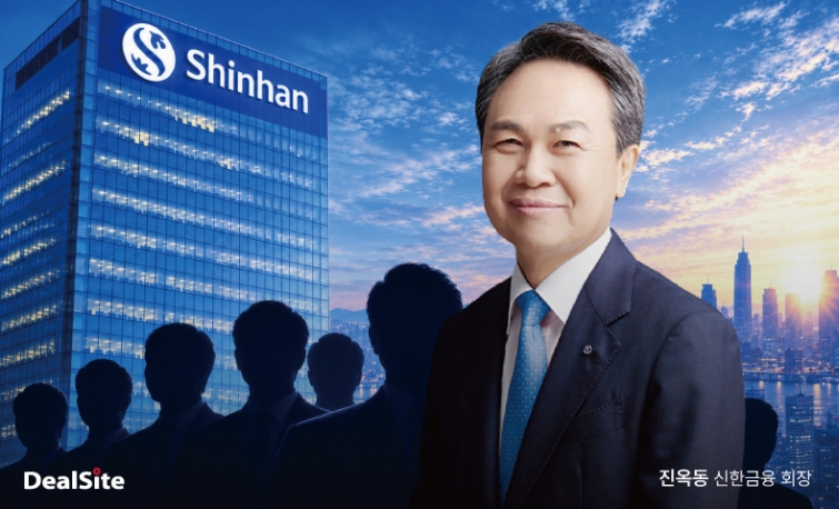 진옥동 신한금융 회장 프로필 1006 수정 차화영.jpg