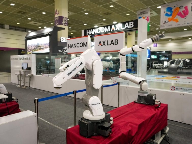 HANCOM AX LAB 부스 전경.jpg