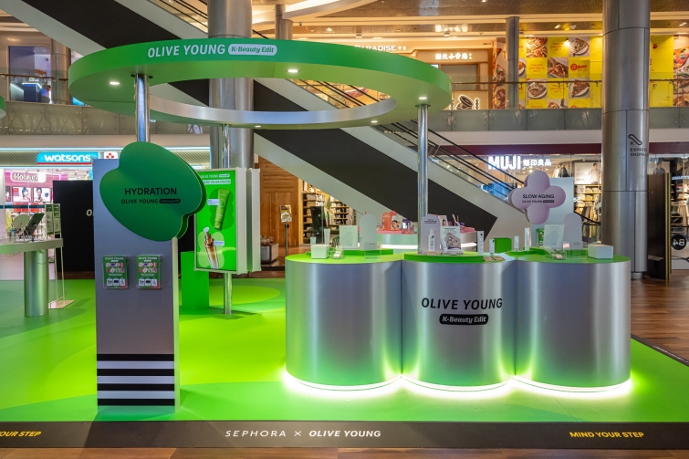 [CJ올리브영_사진자료] 2026년 10월 8~14일 싱가포르 복합쇼핑몰 ‘아이온 오차드(ION Orchard)’에서 진행하는 '올리브영 K뷰티에딧' 팝업스토어 현장.jpg