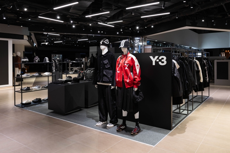 [사진 설명]Y-3 부산 신세계백화점 센텀시티점 팝업 현장1.jpg.jpg